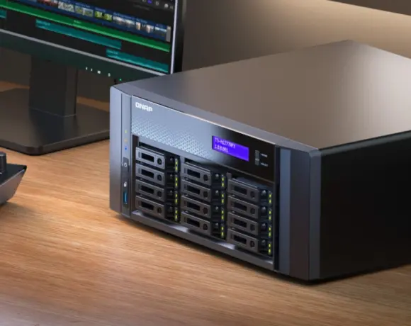 Nas qnap on desk
