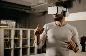 Meta jette l’éponge dans le domaine de la réalité virtuelle avec Horizon Workrooms
