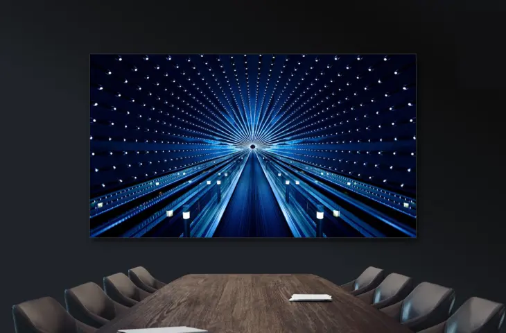 Grand, plus grand, le plus grand, jusqu’à ce que cela ne rentre plus dans l’ascenseur : à propos des écrans dans les salles de réunion