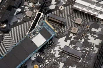 « Trop peu dargent et de stocks : le prix du NAND grimpe de 50 % en une seule journée