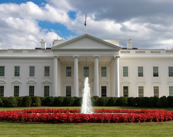Les États-Unis qualifient les amendes européennes infligées à Apple et Meta d”exploitation économique’